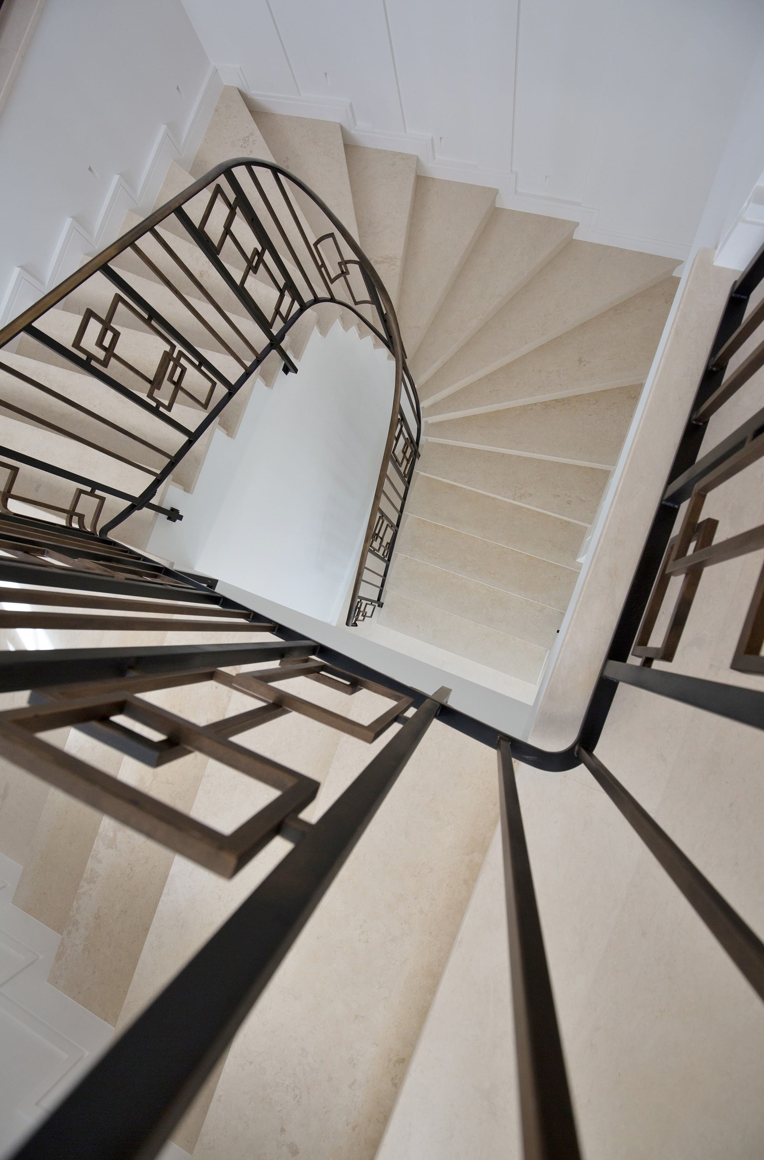 Oiseau-carat-diffusion-staircase2-residential-2015